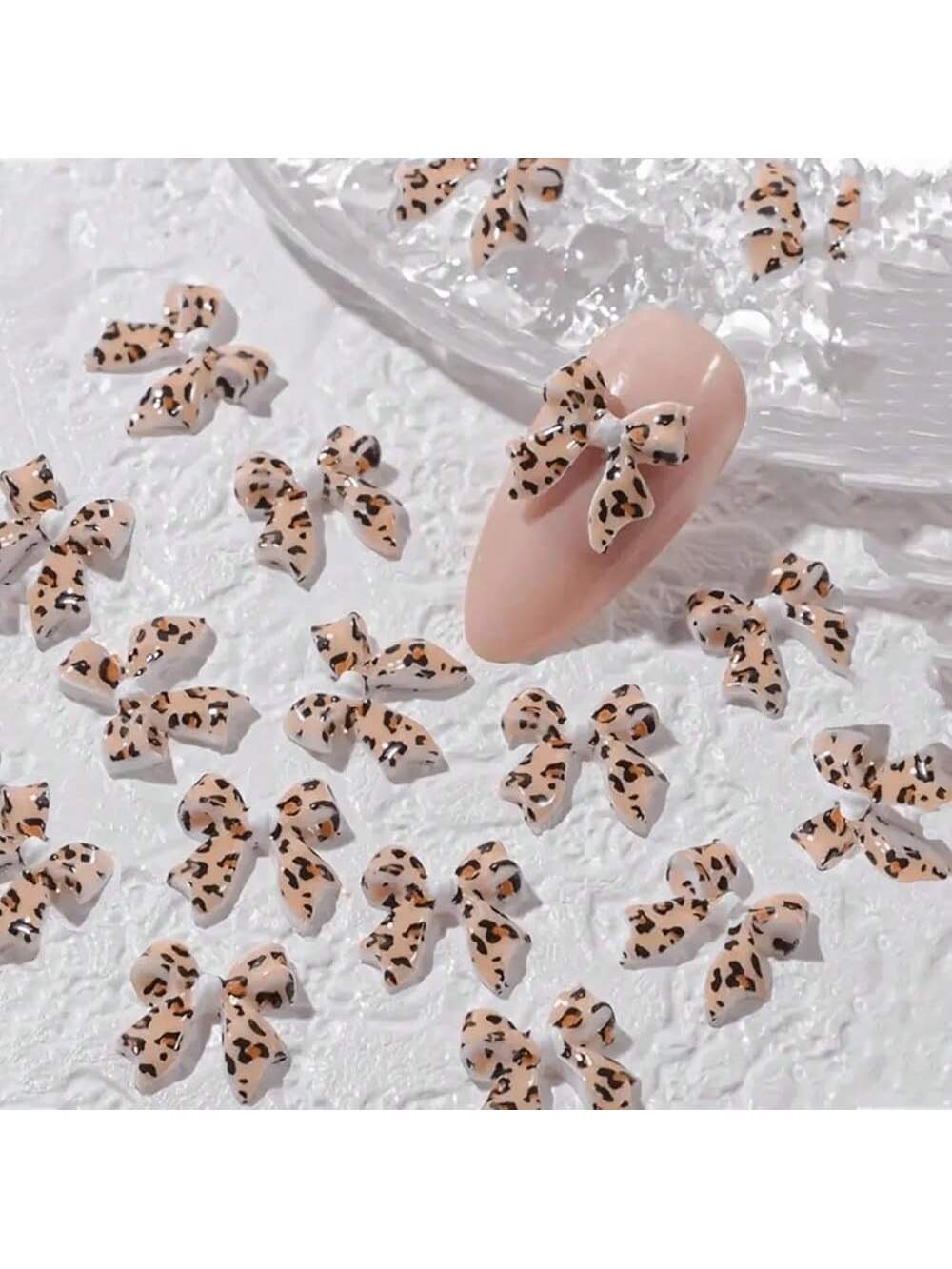 Leopard Print Bow Nail Charms Set - thumbnail 2